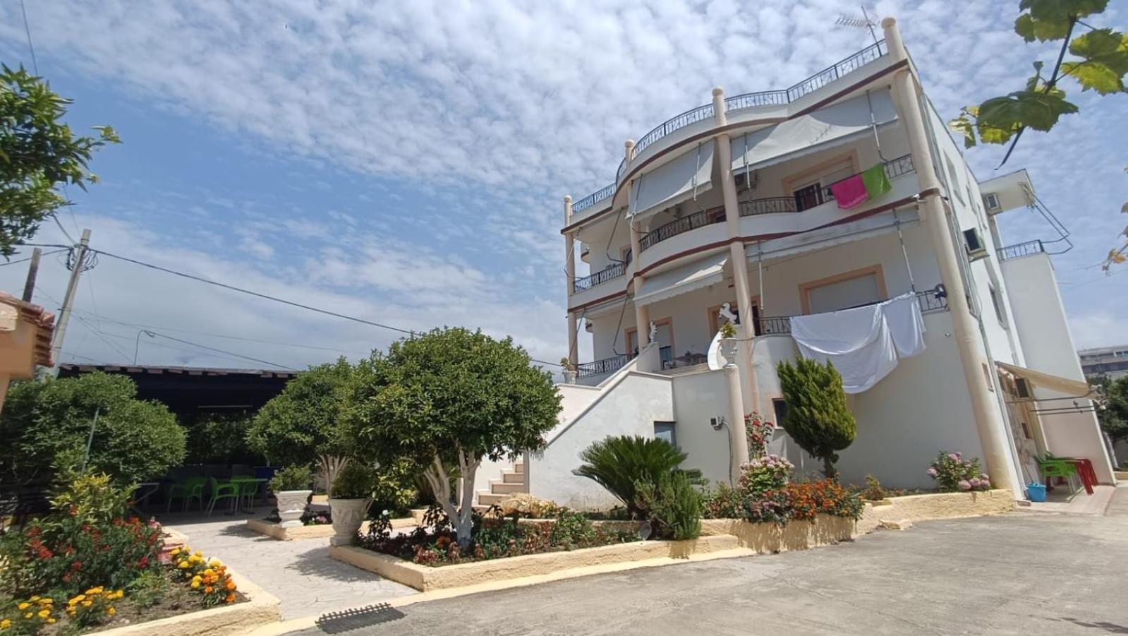 Apartments Rudi Orikum Exterior photo